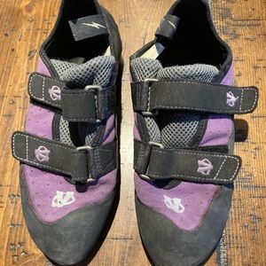 Evolve Climbing Shoes